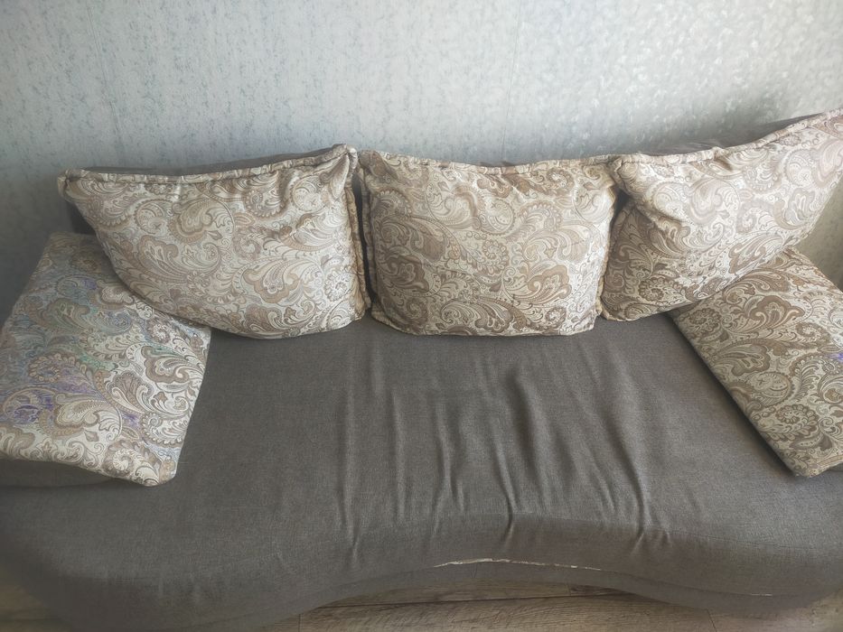 Продам диван хорошом состояние