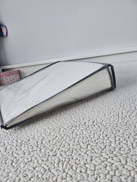 Антирефлукс възглавница. С Мемори пияна.