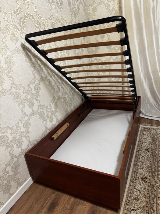 Продам однаспальную кровать