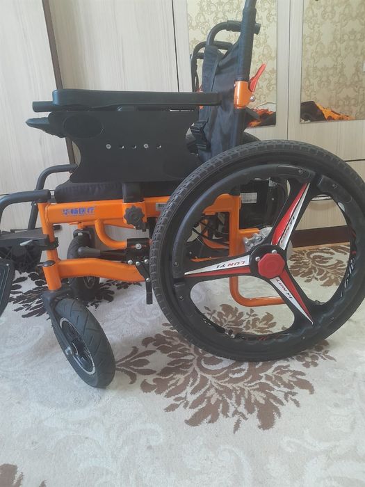 Продается инвалидная коляска электрическая
