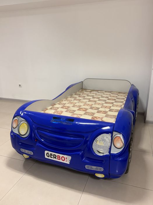 Детская кровать с матрасом