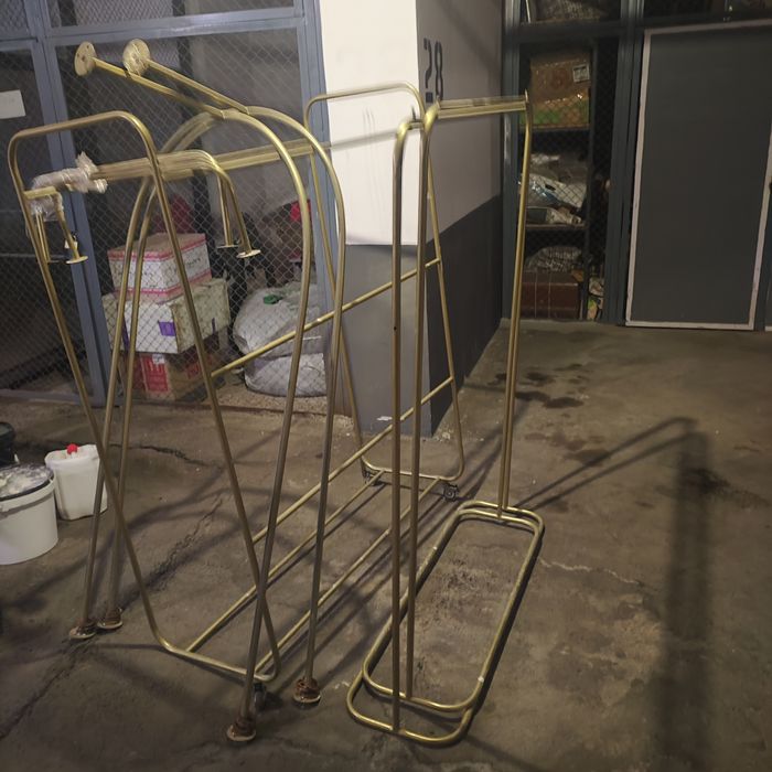 Рейл для хранения одежды