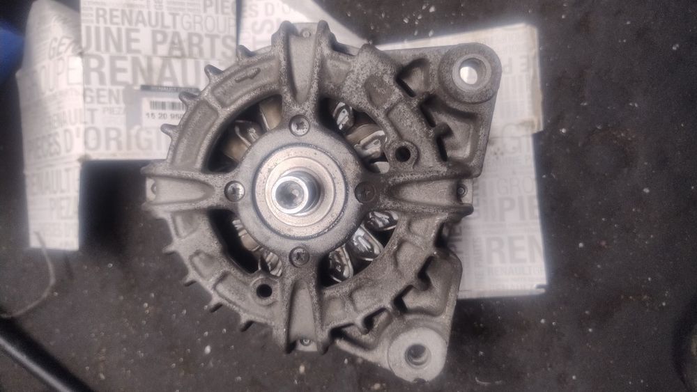 Vând piese auto electrmotor