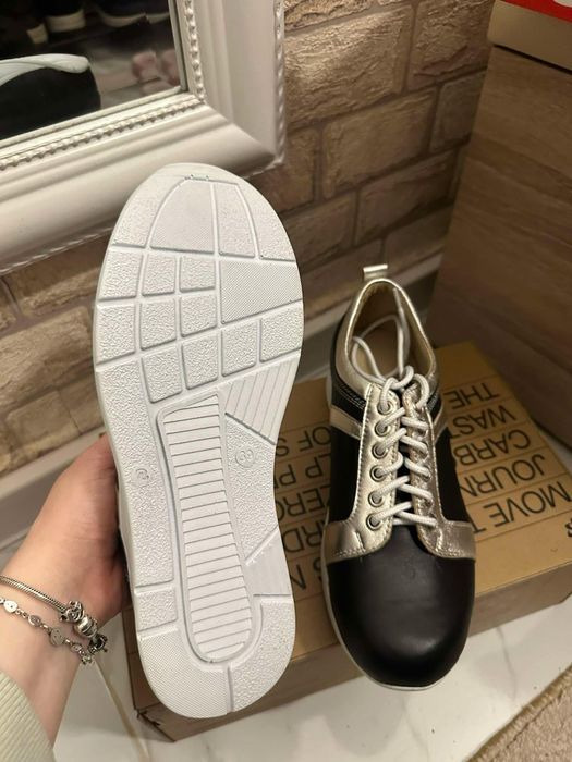 Обувки - маратонка