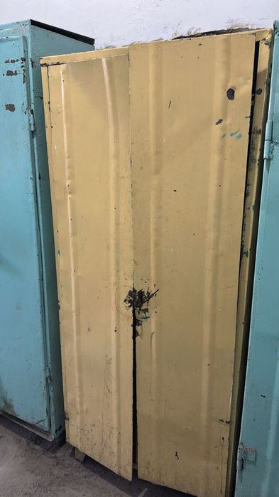 Продам металлические шкафы