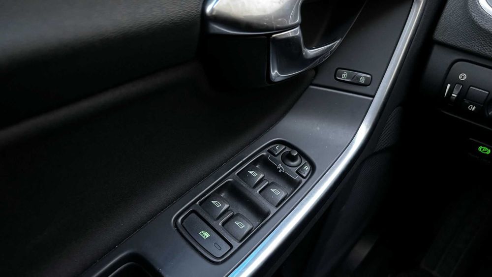 Volvo S60 2011 D3 2.0 Automatic