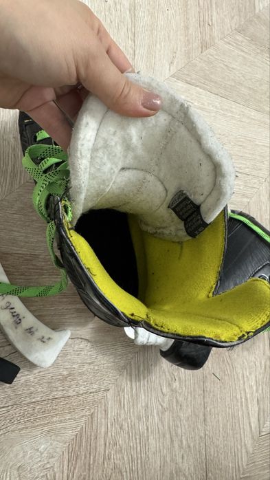 Коньки хоккейный