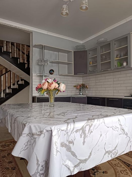 Продается дом 10 комнат 240 м