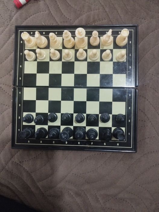 Продам шахматы на магнитах.