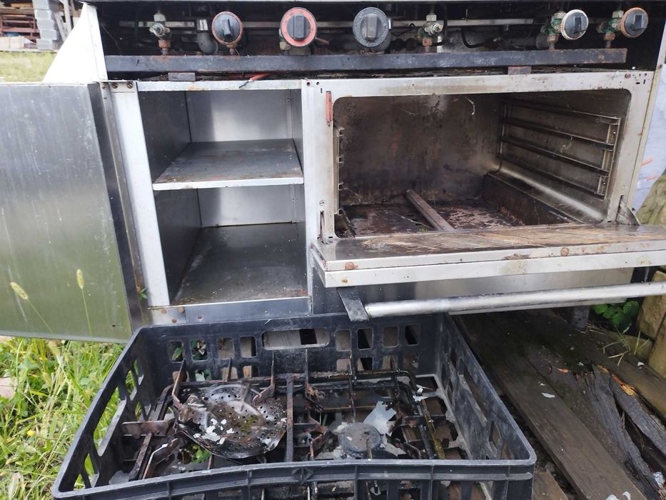 Cuptor Aragaz inox 6 arzatoare gratar grill gaz carbune