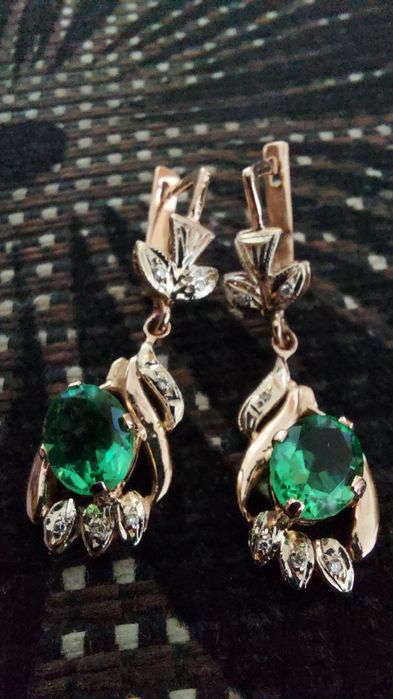 Продам золотой гарнитур