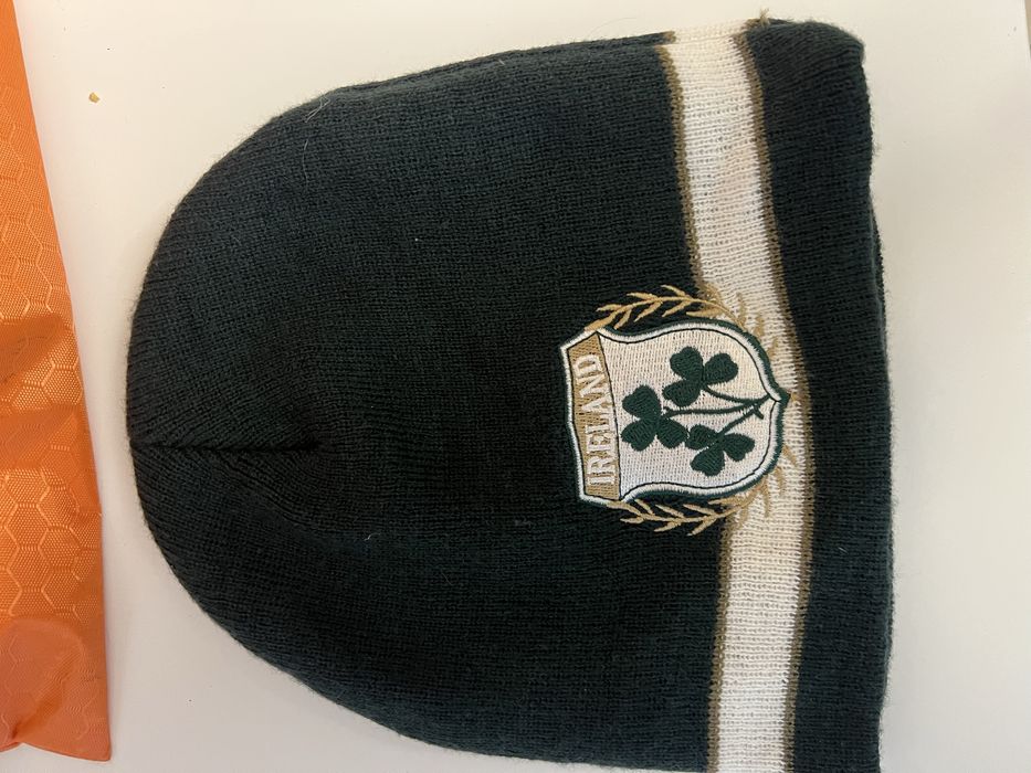 Оригинални каски Venum и зимни шапки/ раници