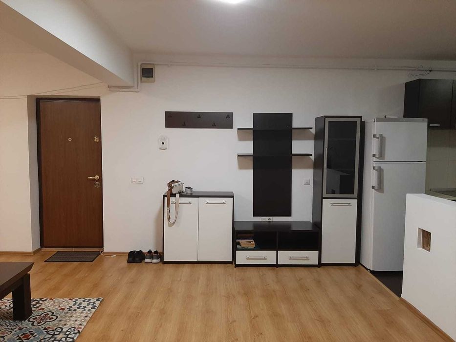 Vand apartament cu 2 camere 66 mp str. Florilor, Floresti