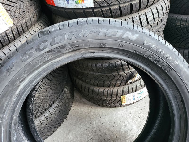 255/45/20//235/50/20 PIRELLI