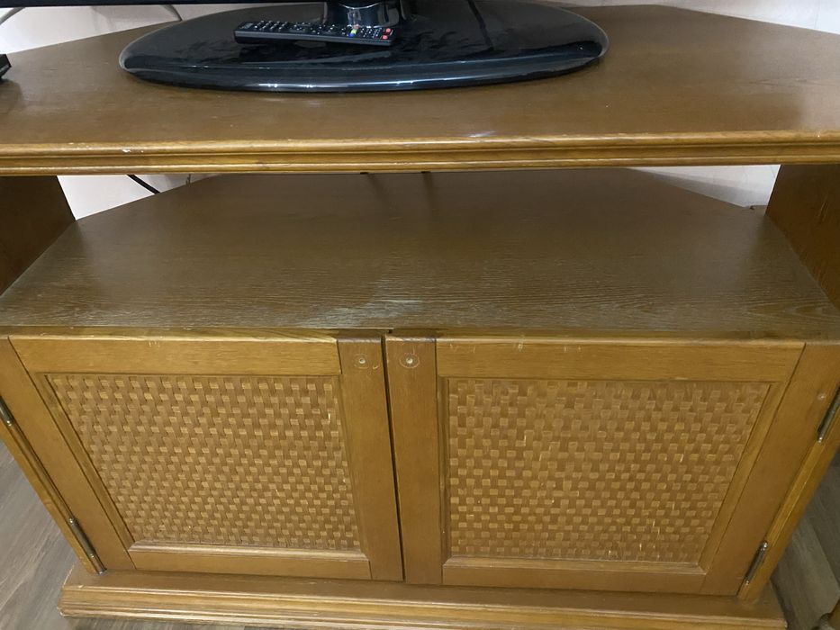 Тумбочка под телевизор