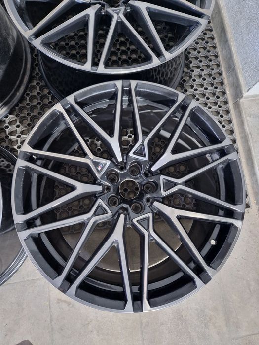 jante bmw x5 f95 g05 x6 f96 g06 m 818 fața 21 10,5j / spate 22 11,5j