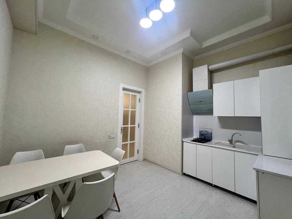 Продается квартира 2 этаж 4 комнаты 150кв метров