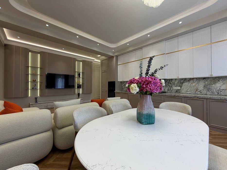 Продаётся 4-х ком кв в ЖК Sayram напротив NRG Mirzo Ulugbek ,Буз Базар