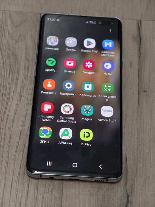 Samsung S10 Plus 256 gb Ram 8 5G android 11