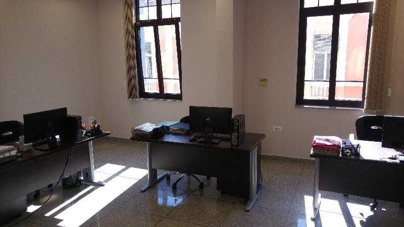 Дава се под наем Офис в Бургас, Център - 96 кв.м за 495 € - Снимка #4