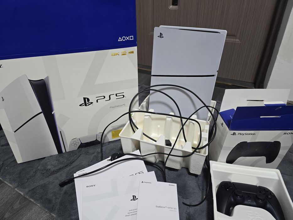 Vând PS 5 slim  e-chassis white 1TB