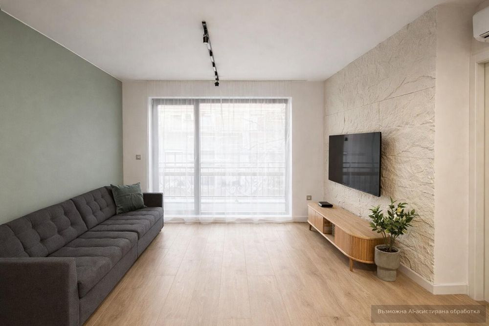 Дава се под наем Тристаен апартамент в Пловдив, Център - 80 кв.м за 997.05 € - Снимка #1