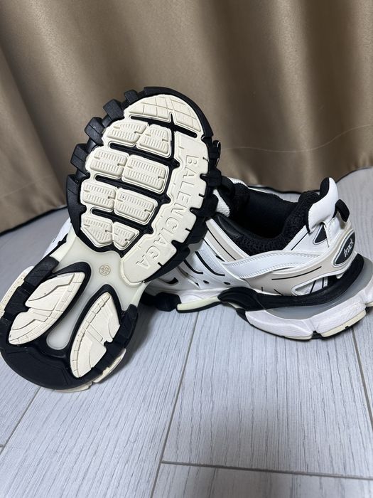 Кроссовки муж BALENCIAGA