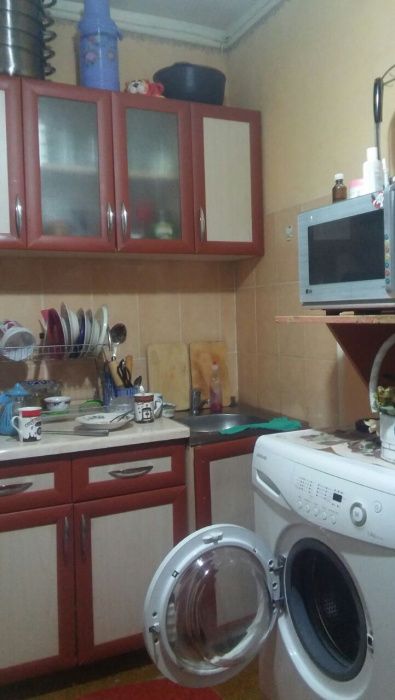 Продам спутник1 3ком 1этаж 2этажки деревянный дом с ремонтом