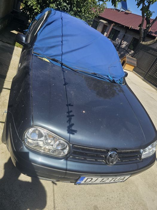 De vanzare golf 4 1.9 si pejo 206 2.0