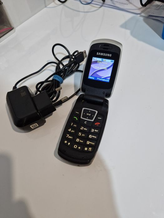 Telefon Samsung fara capacul de la baterie