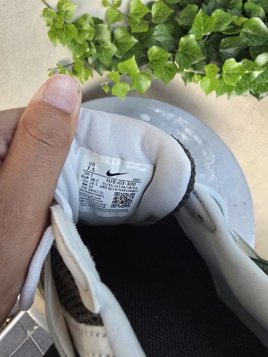 Обувки  Nike V2K