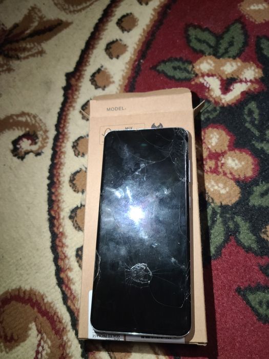 Samsung Galaxy S20 5G singan ekrani 60% ishlaydi