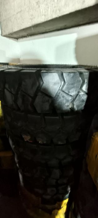 Запчасти на вилочный погрузчик покрышки (Кара)