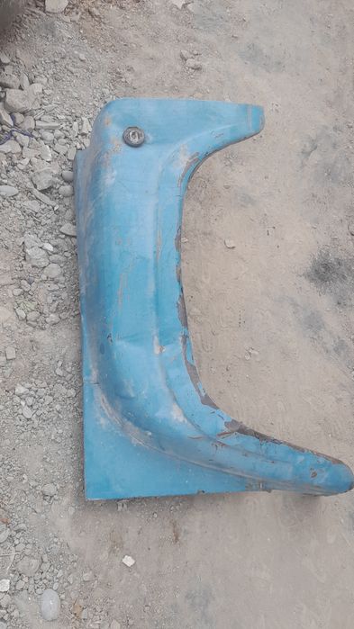 Zil 130 krilo chap va ung tomonniki arzon berib yuboramiz.