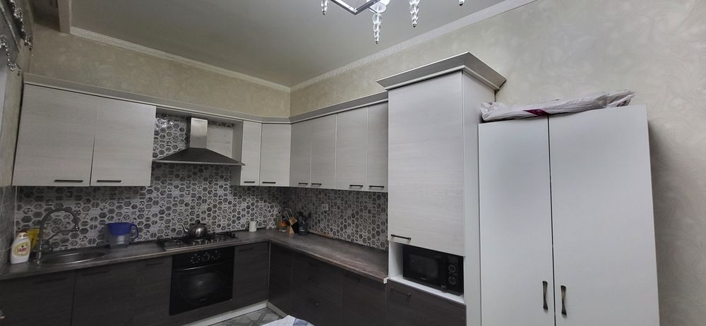 Срочно продам кухонный гарнитур угловая