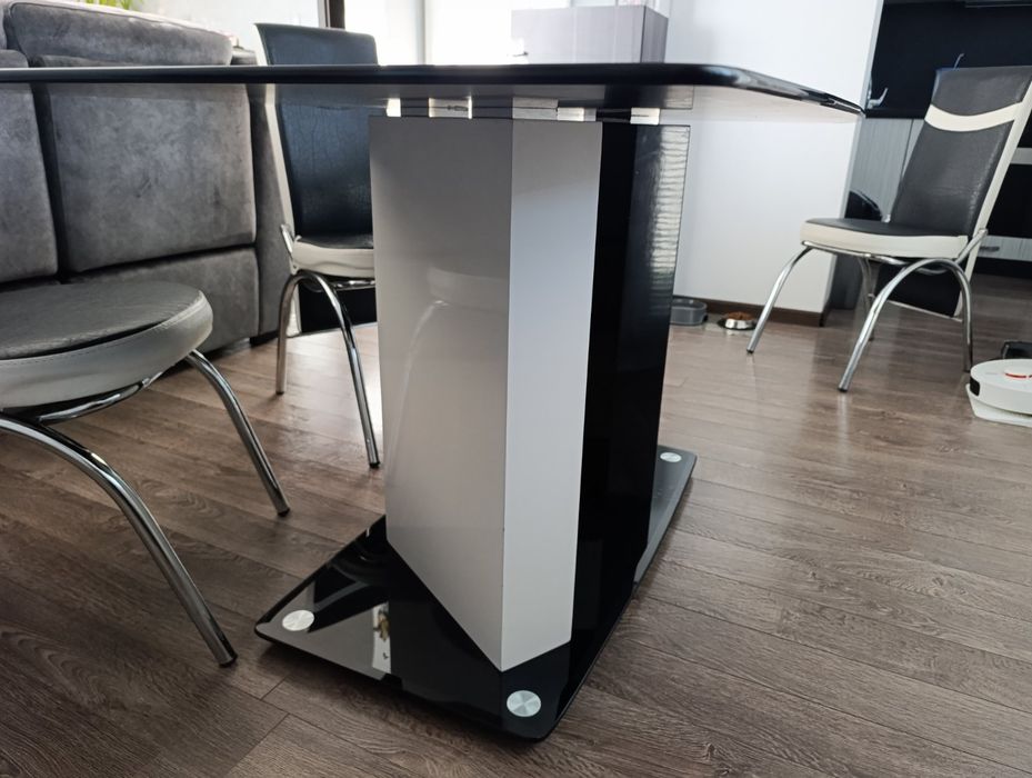 Кухненска маса с шест стола