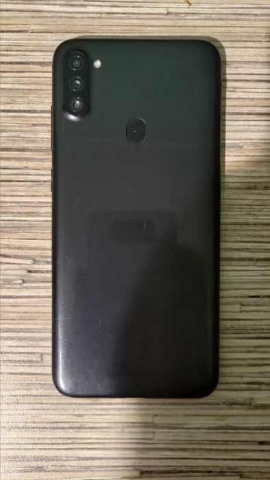 Продам Самсунг а11