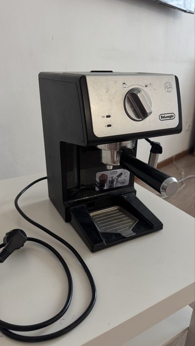 Кофемашина DeLonghi ECP33.21 - рабочая