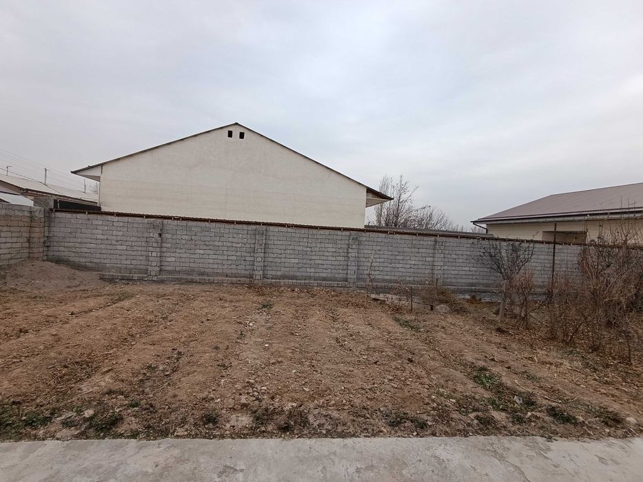 2 sotix yer sotiladi