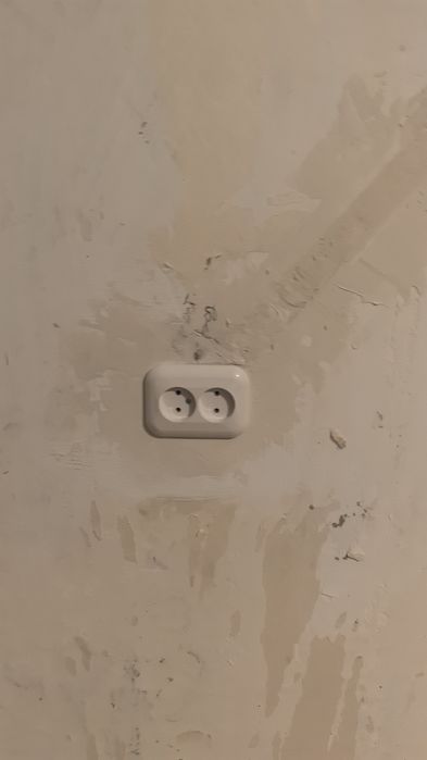 Оказываю услуги электрика