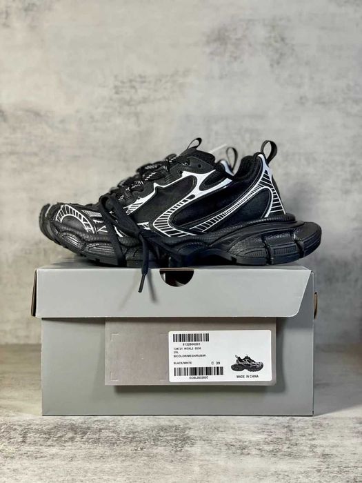 Balenciaga 3XL Black&White