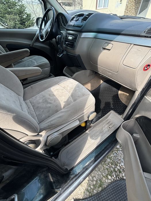 Vand Mercedes benz vito 111 cdi  7+1 locuri