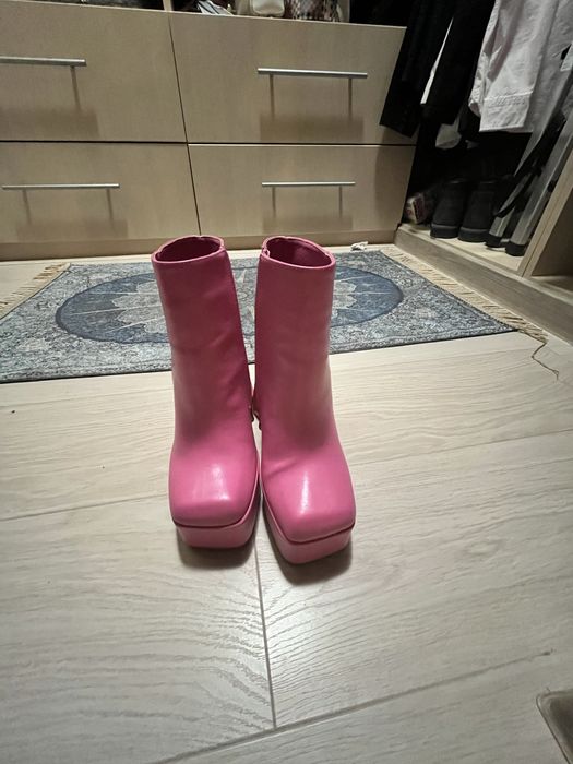 Ghete roz marimea 36 noi