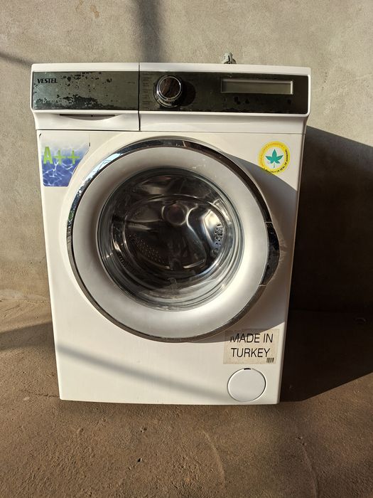 Kir moshina sotiladi