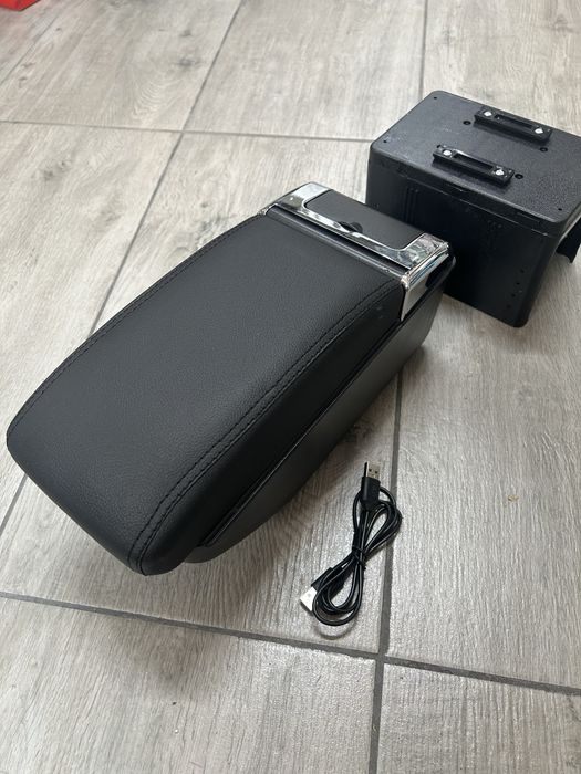 Cotiera universala cu mufe usb,suport pahar si scrumiera
