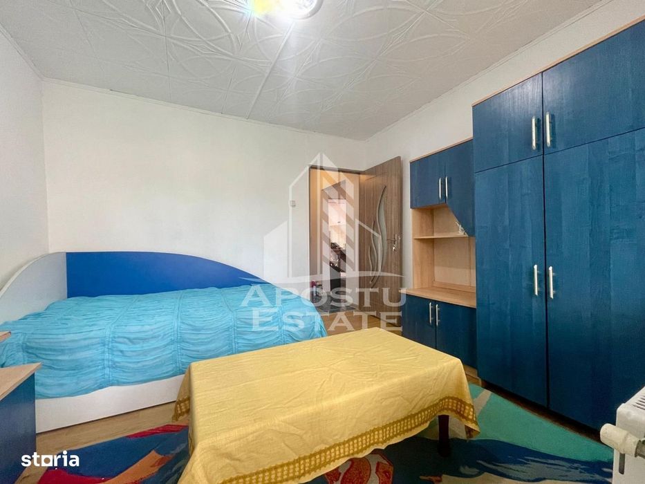 Apartament decomandat cu 3 camere - zona Centrala