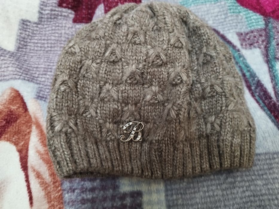 Теплые шапки на флисе .