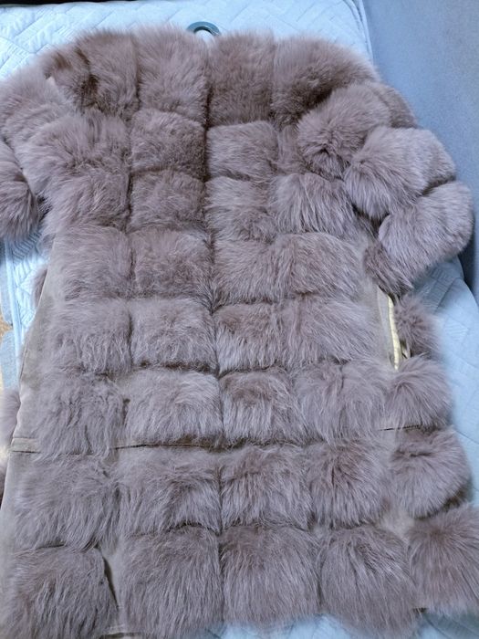 Шуба ,песец, в хорошем состоянии