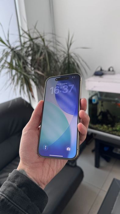 Телефон Айфон 15 про