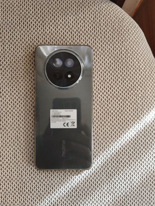 Продавам смартфон Realmy12x5G